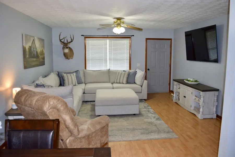 220 Joyce Cir, Lafayette, TN 37083 - #2