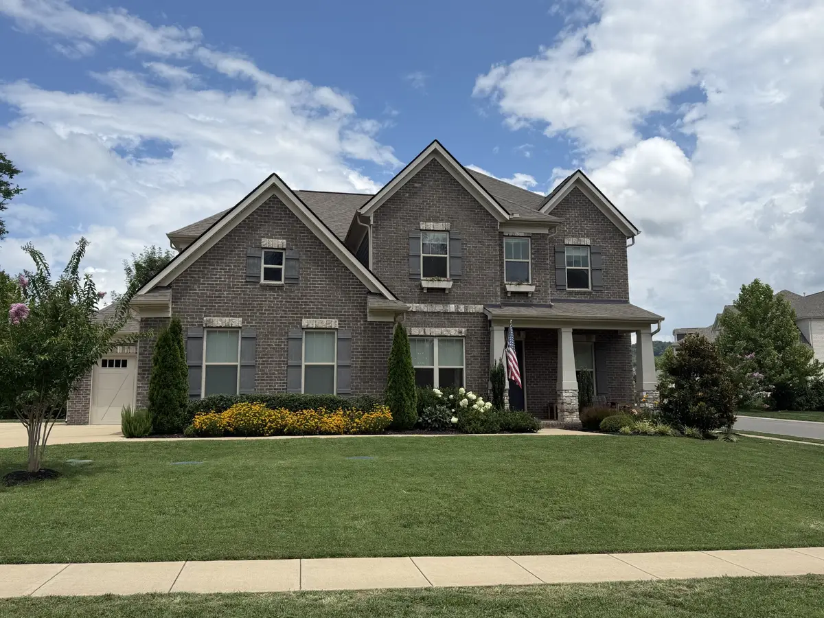 3229 Chase Point Dr, Franklin, TN 37067 - #1