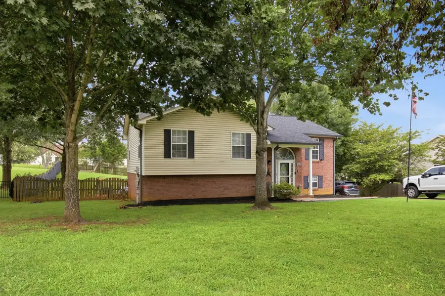 712 N Woodson Rd, Clarksville, TN 37043 - #2