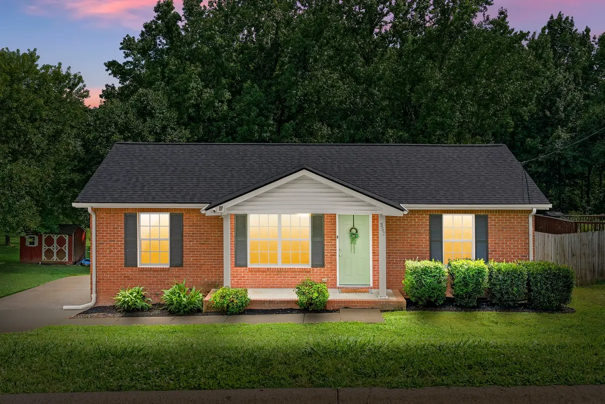 352 Donna Dr, Clarksville, TN 37042 - #1