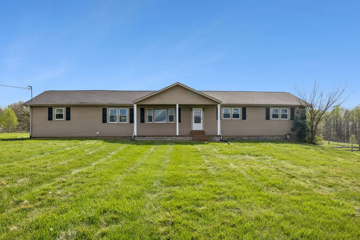 905 Town Branch Rd, Charlotte, TN 37036 - #1