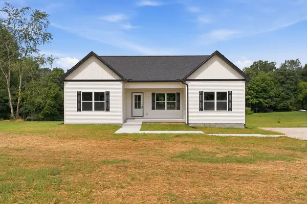 1434 East Piney Road, Dickson, TN 37055