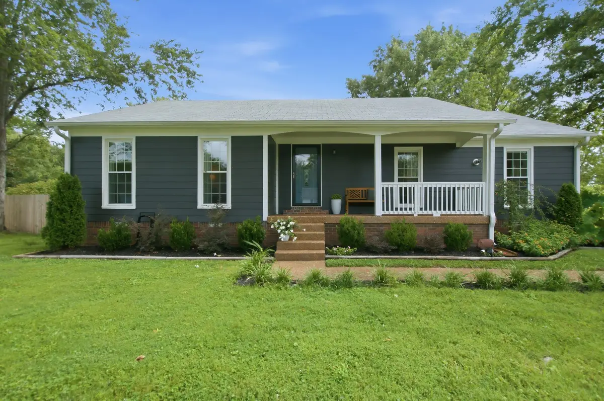 956 Harpeth Bend Dr, Nashville, TN 37221 - #1