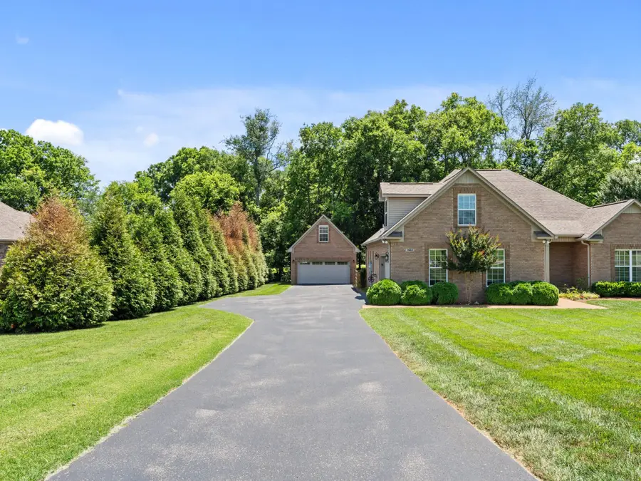 1422 Polo Fields Ln, Columbia, TN 38401 - #2