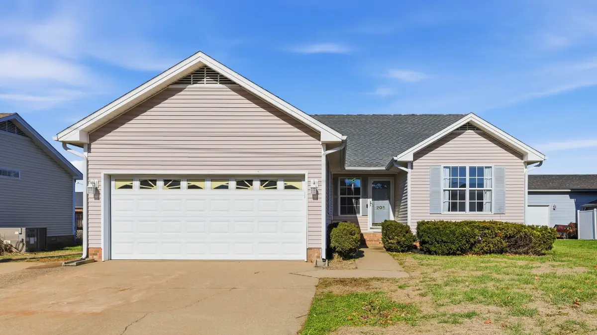 205 Sheridan Cir, Hopkinsville, KY 42240 - #1