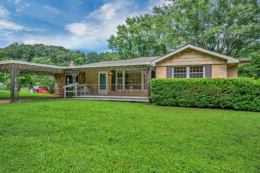 122 Tracy Academy St, Charlotte, TN 37036 - #2