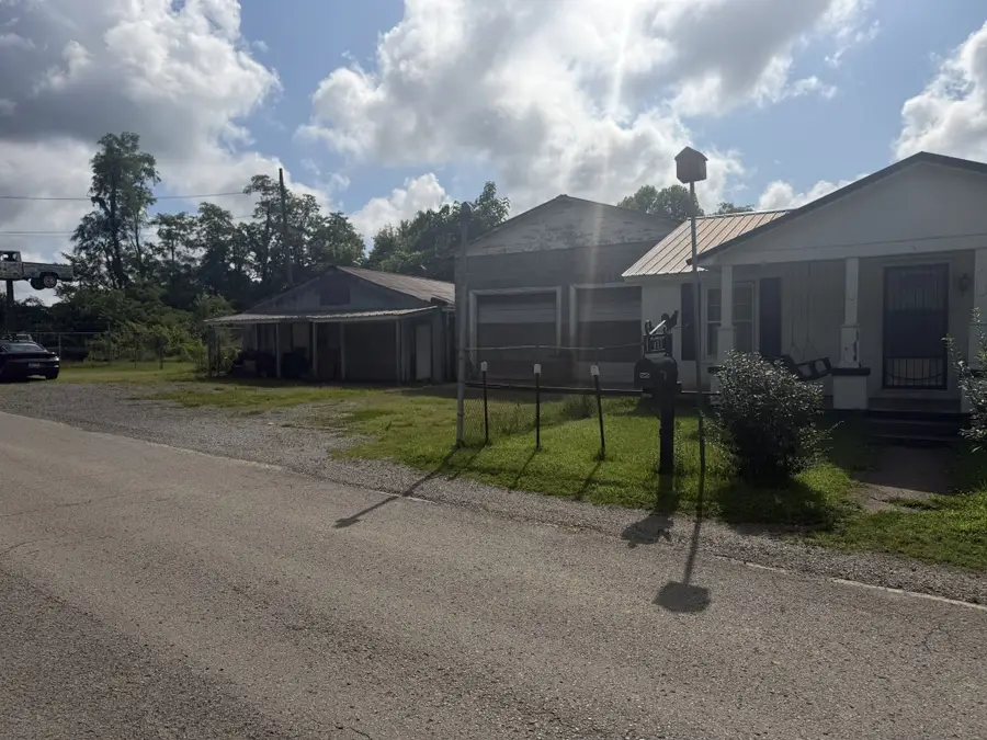 712 Fisher Ave, Smithville, TN 37166 - #3
