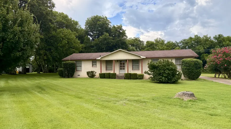 229 Robin Hood Rd, Pulaski, TN 38478 - #2