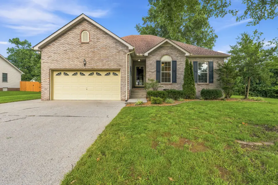 3025 Frontier Ln, Goodlettsville, TN 37072 - #3