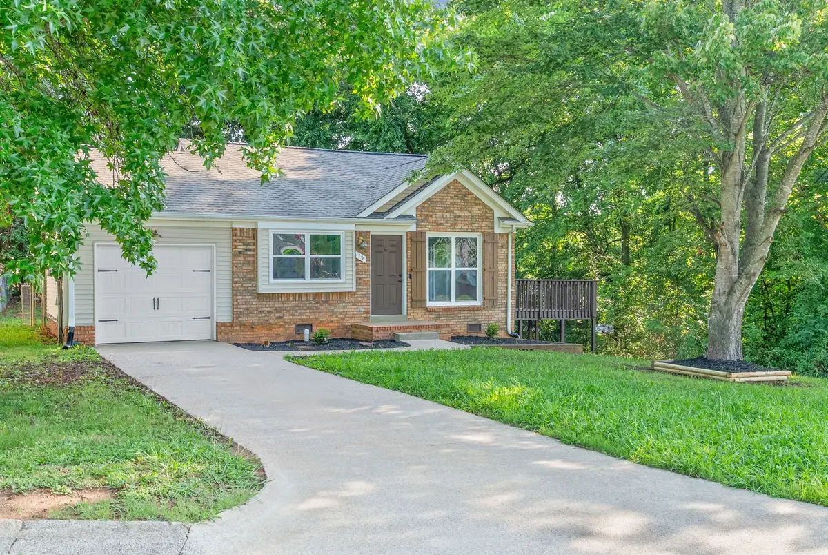 75 Grassmire Dr, Clarksville, TN 37042 - #1