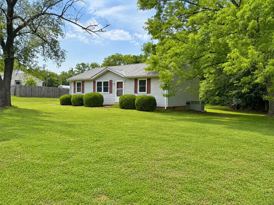 307 Barkwood Dr, Clarksville, TN 37040 - #2