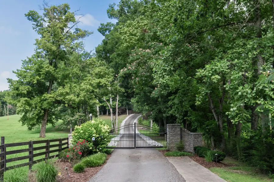 1025 Choate Rd, Dickson, TN 37055 - #2