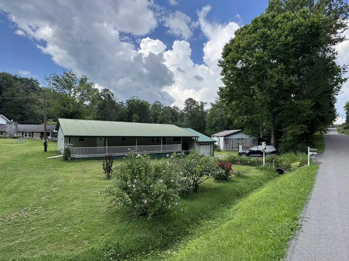 205 N Browns Ln, Portland, TN 37148 - #1