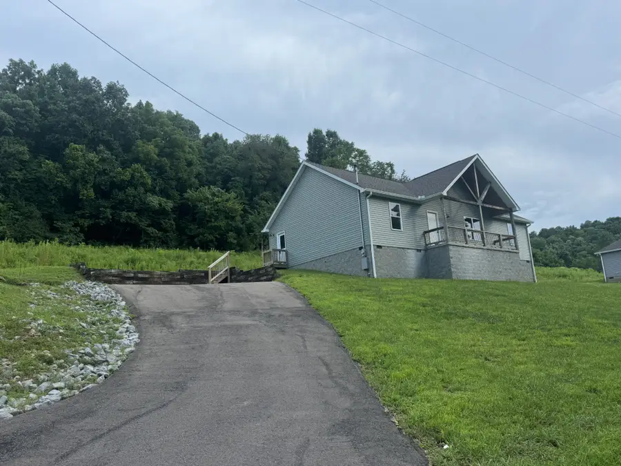 2065 Collier Rd, Lewisburg, TN 37091 - #2