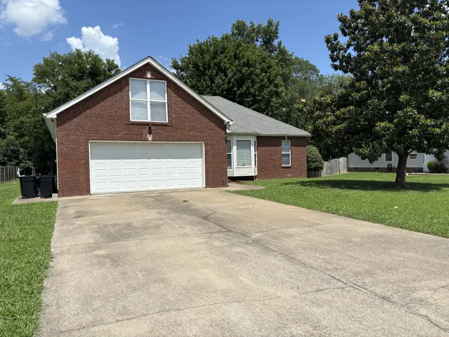 847 Isaac Dr, Clarksville, TN 37040 - #2