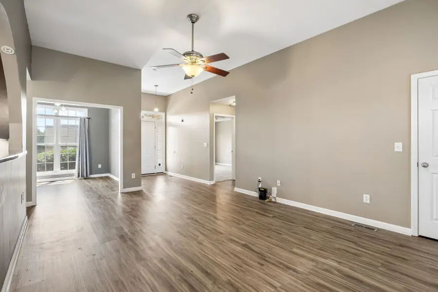 256 Dixie Ln, Pleasant View, TN 37146 - #2