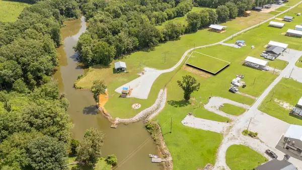 355 Jett Dr, Clifton, TN 38425