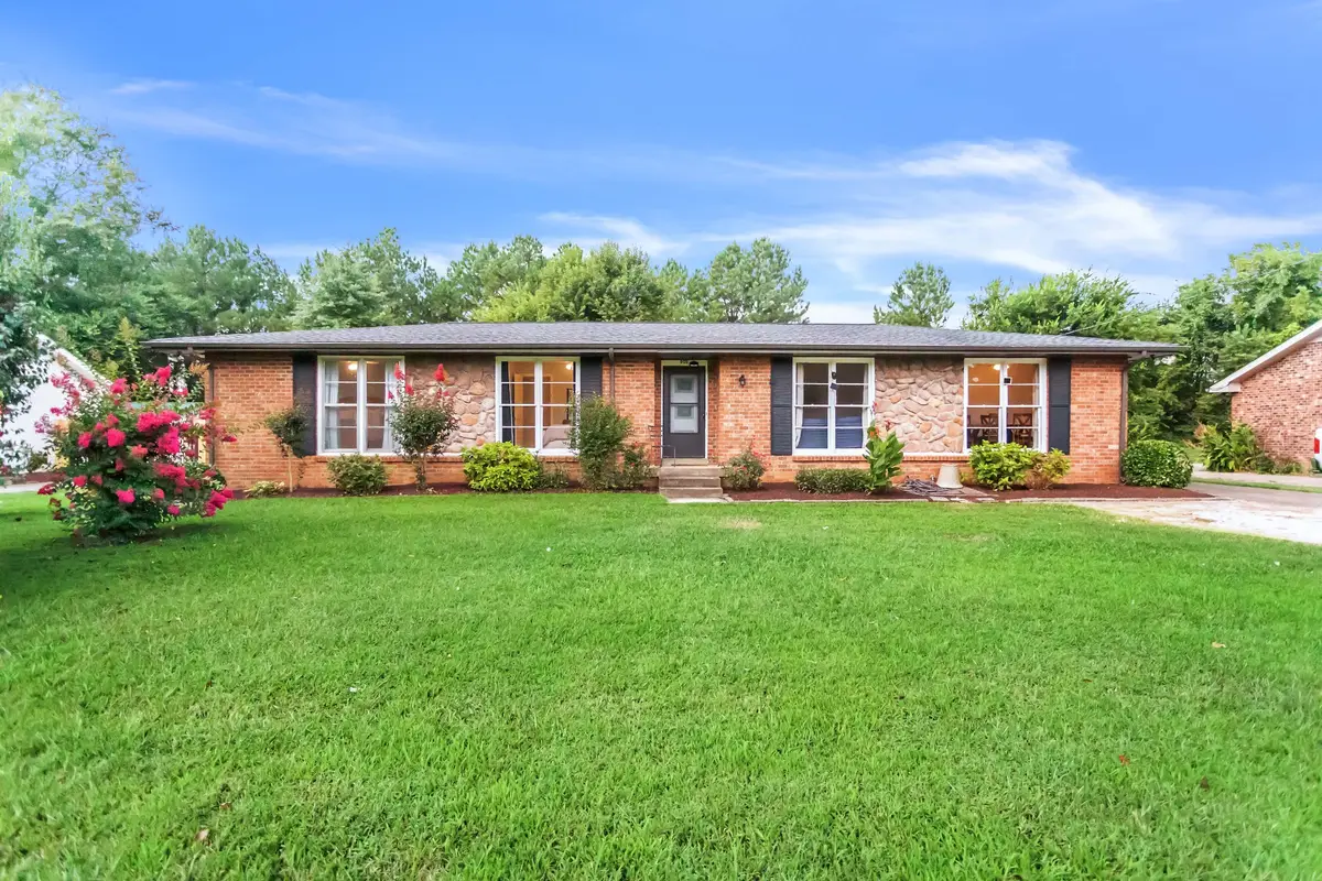 909 Rebel Cir, Franklin, TN 37064 - #1