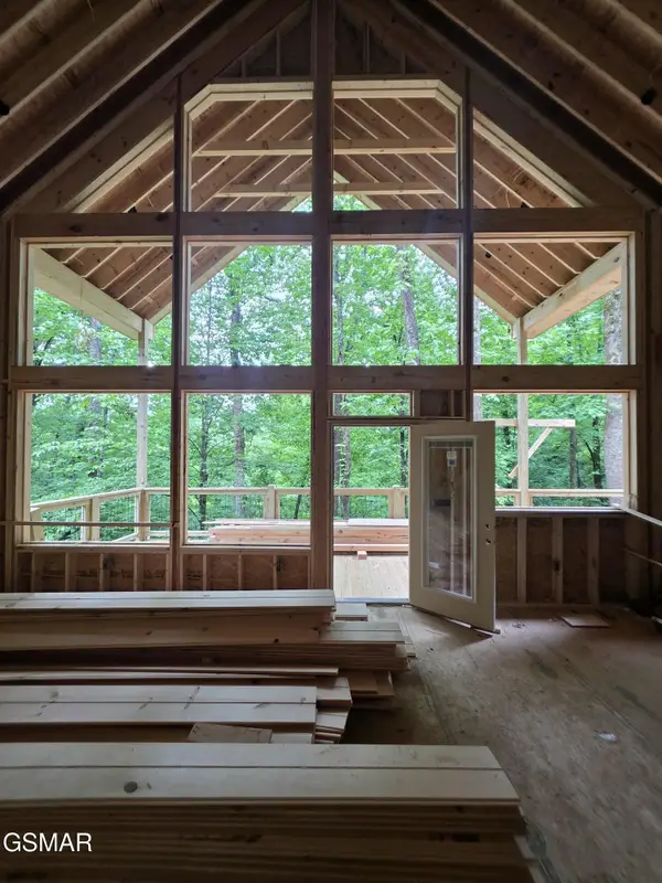 4276 Parkside Village Drive, Sevierville, TN 37862