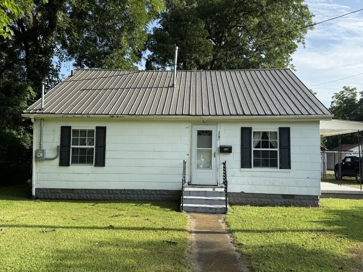 207 Powell St, Decherd, TN 37324 - #1