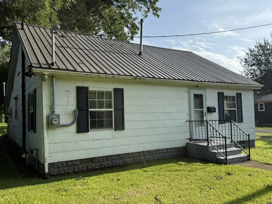 207 Powell St, Decherd, TN 37324 - #2