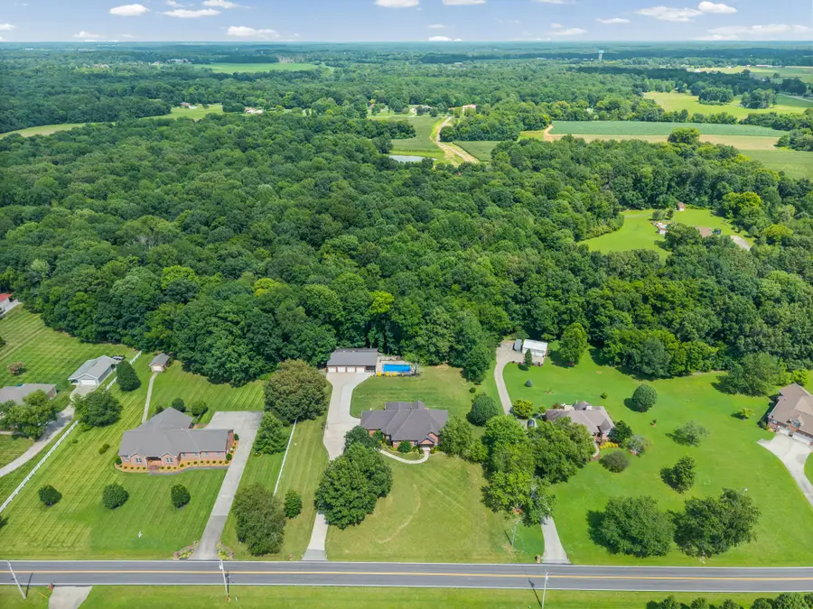635 Mobley Rd, Clarksville, TN 37043 - #2