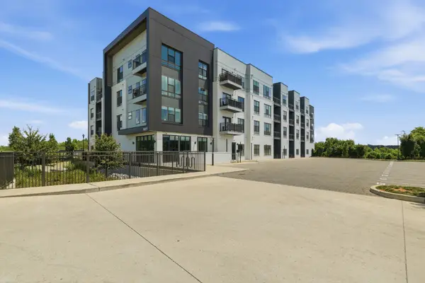 1677 54th Ave N #118, Nashville, TN 37209