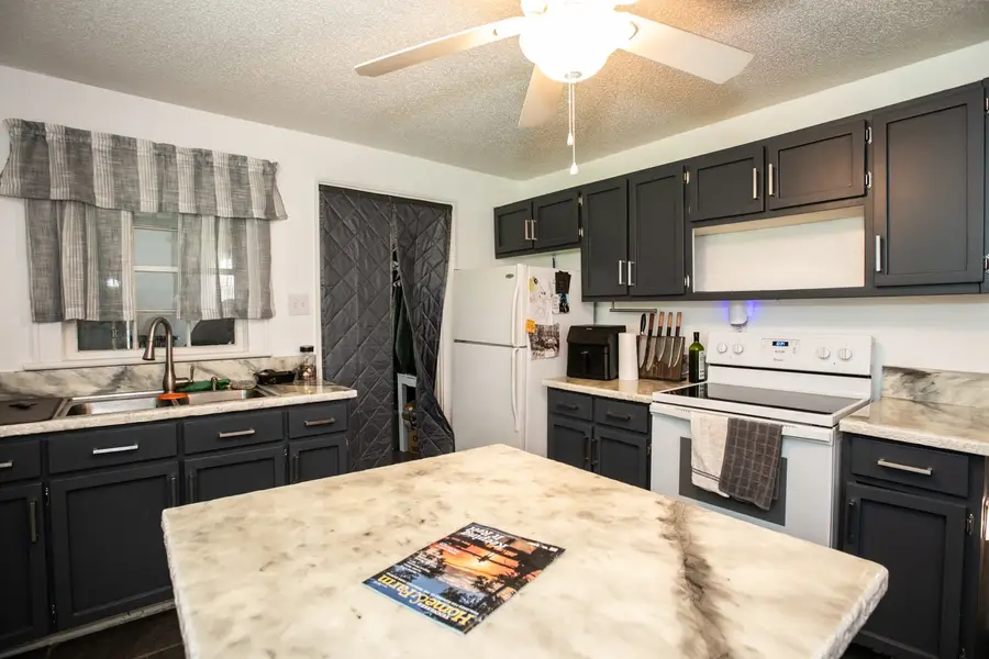 202 N Cherry St, Mount Pleasant, TN 38474 - #3