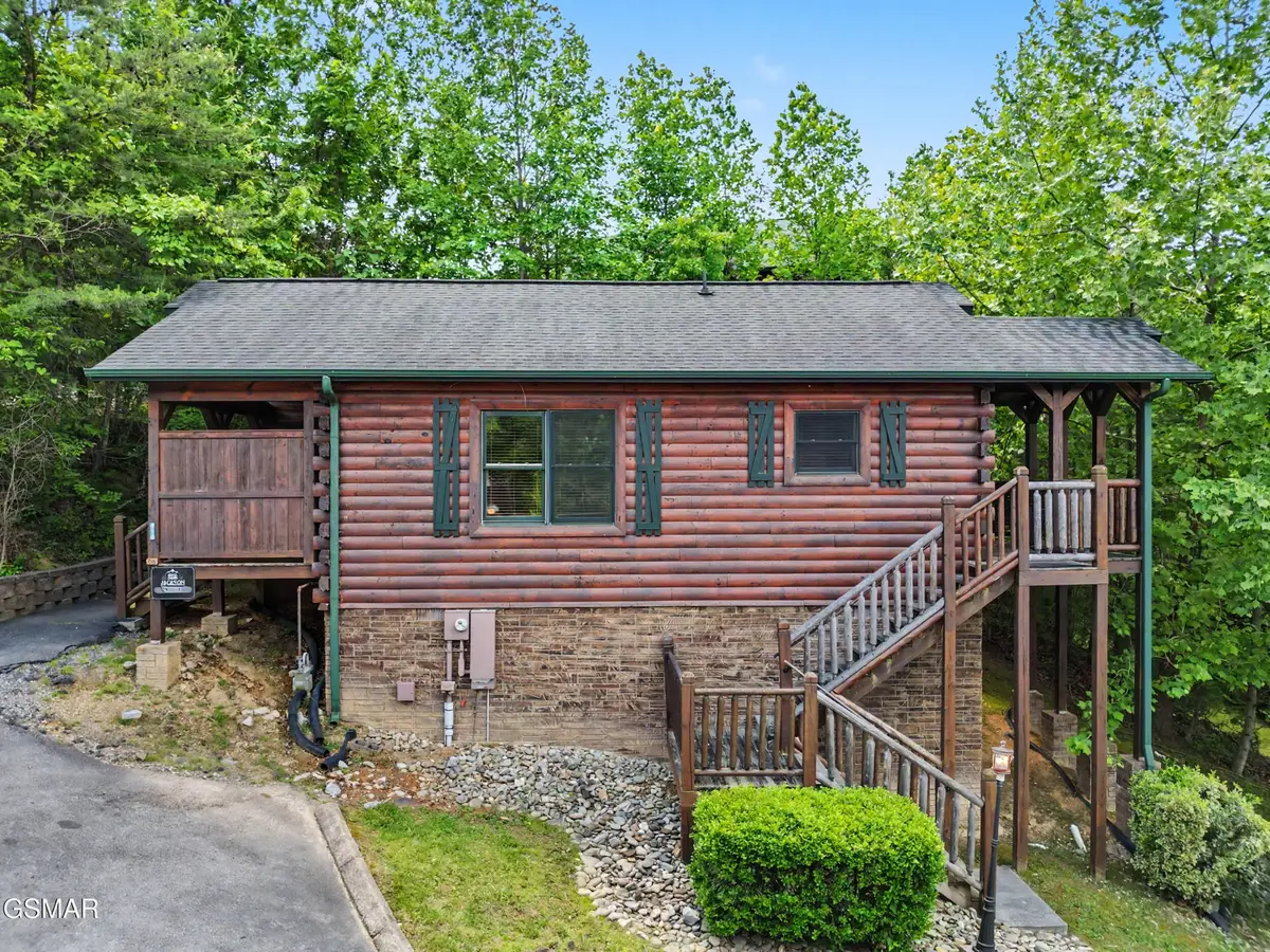 816 Spirit Loop Way, Gatlinburg, TN 37738 - #1