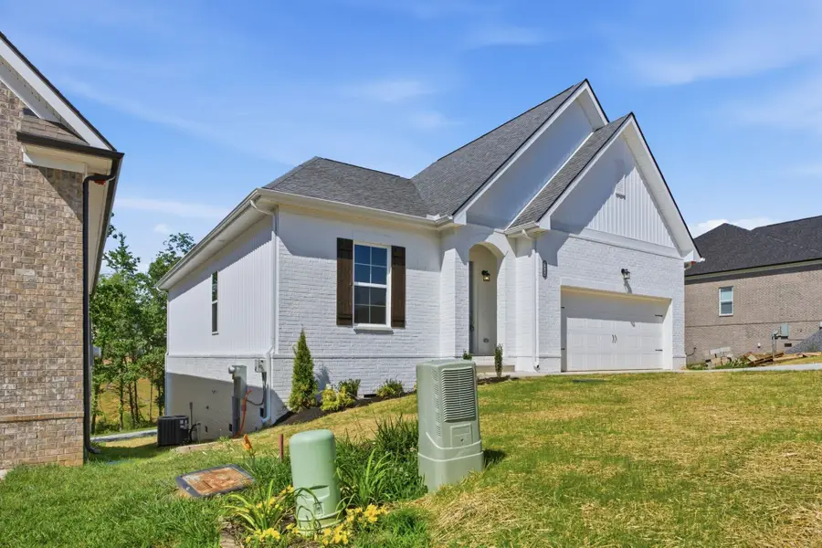 977 Hunters Lane, Springfield, TN 37172 - #2