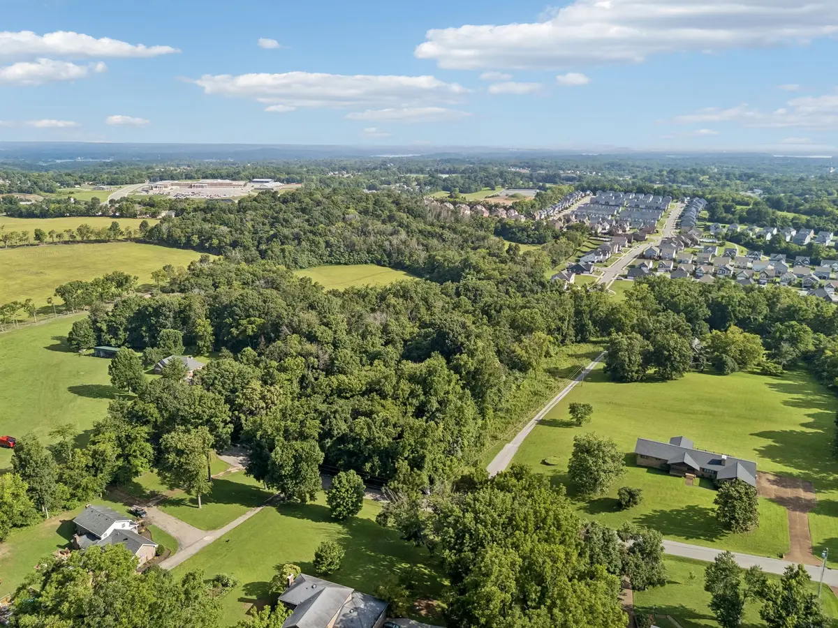 501 Young Dr, Mount Juliet, TN 37122 - #1