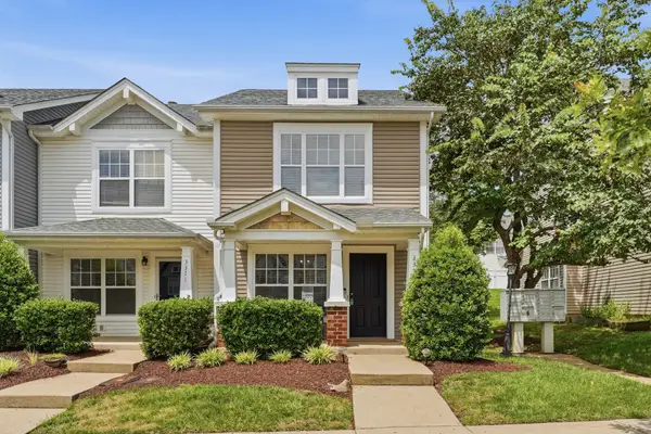 3373 Harpeth Springs Dr, Nashville, TN 37221