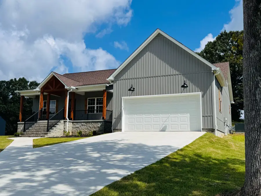 58 Hall St, Lexington, TN 38351 - #2