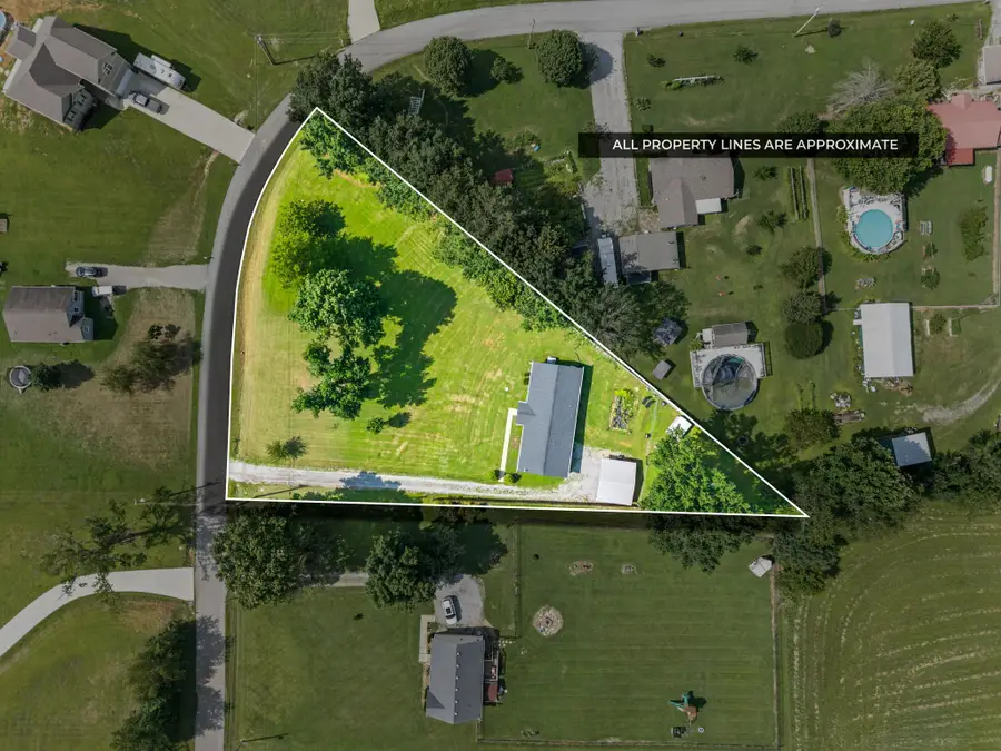 1931 Blue Bird Dr, Pleasant View, TN 37146 - #2