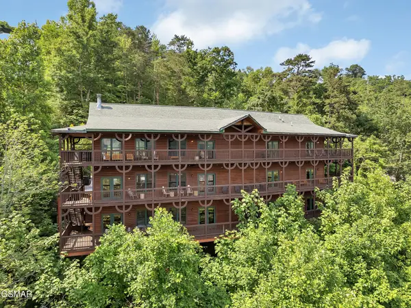 365 Smoky View Road, Gatlinburg, TN 37738