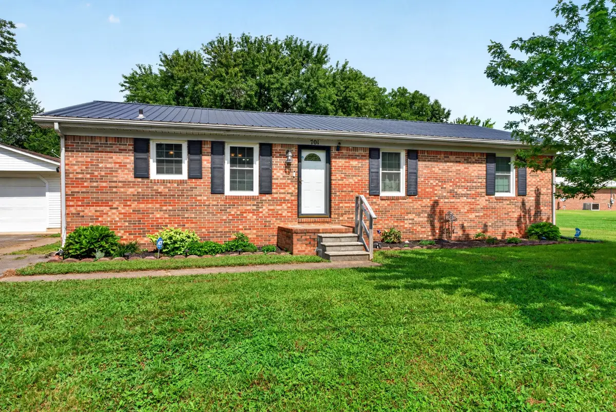 701 Pineridge Dr, Hopkinsville, KY 42240 - #1