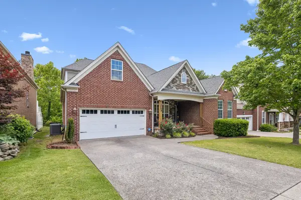 6013 Christmas Dr, Nolensville, TN 37135