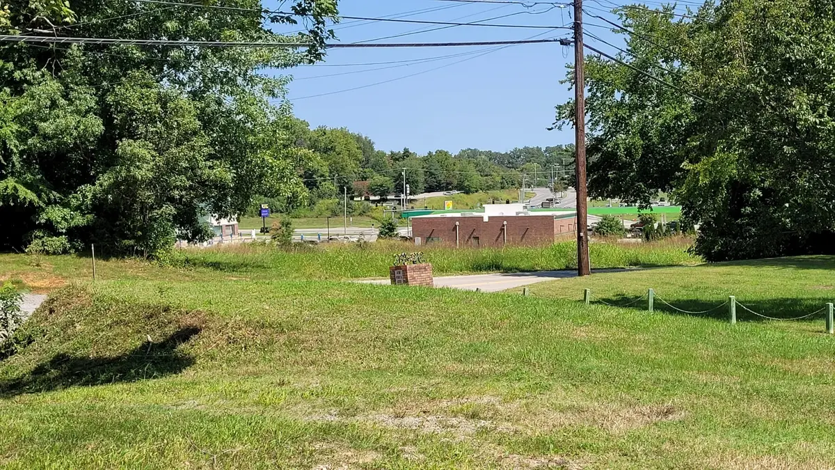 416 Bellamy Ln, Clarksville, TN 37043 - #1