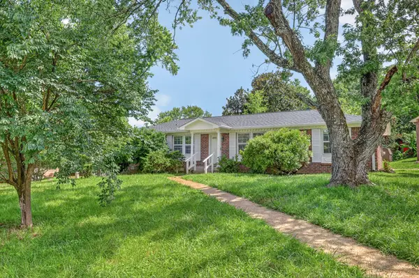 4913 Olivia Dr, Antioch, TN 37013