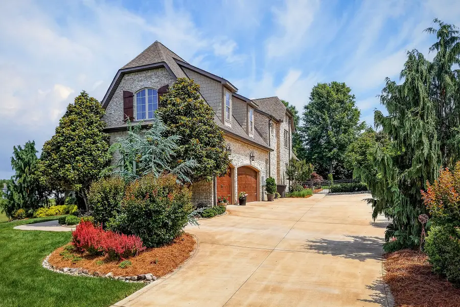 1758 Pearl Ave, Cookeville, TN 38506 - #3