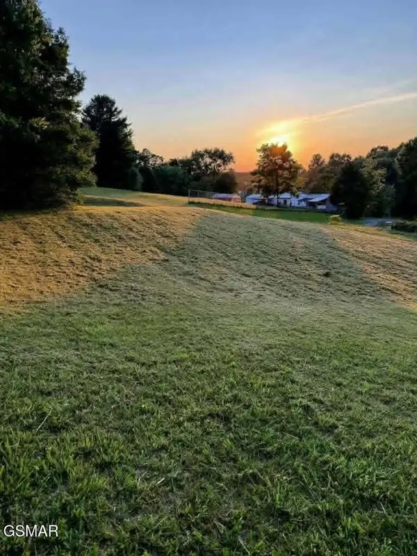 25 New Center Drive, Sevierville, TN 37876