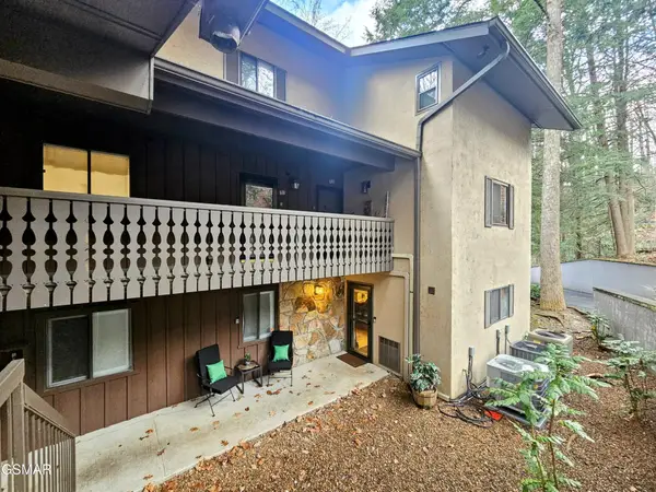 1235 Ski Mountain Road #APT 619, Gatlinburg, TN 37738