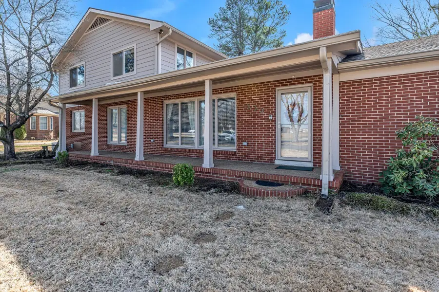 335 Robins St, Lawrenceburg, TN 38464 - #2