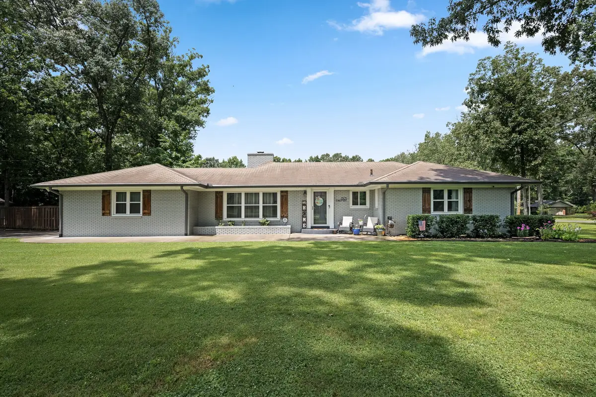 805 Forrest Dr, Tullahoma, TN 37388 - #1