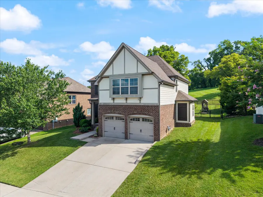 2204 Chantry Place Ln, Thompsons Station, TN 37179 - #2