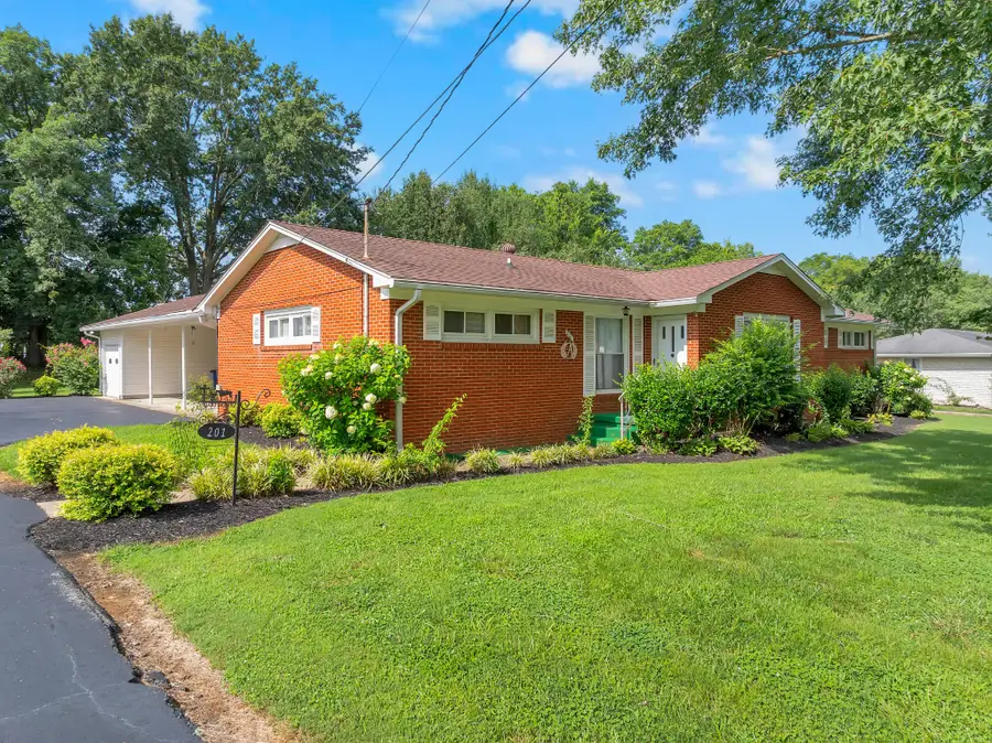 201 Cloverdale Rd, Shelbyville, TN 37160 - #2