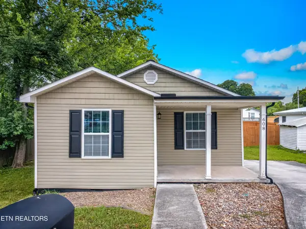 608 Middle St, Maryville, TN 37804