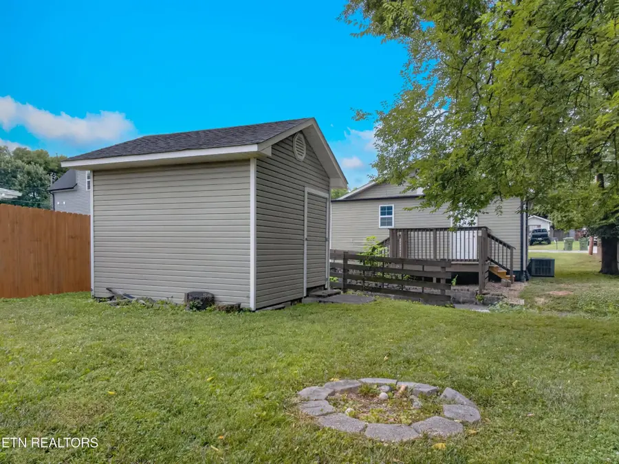 608 Middle St, Maryville, TN 37804 - #3