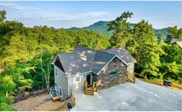 3325 Grouse Ridge Lane, Sevierville, TN 37862