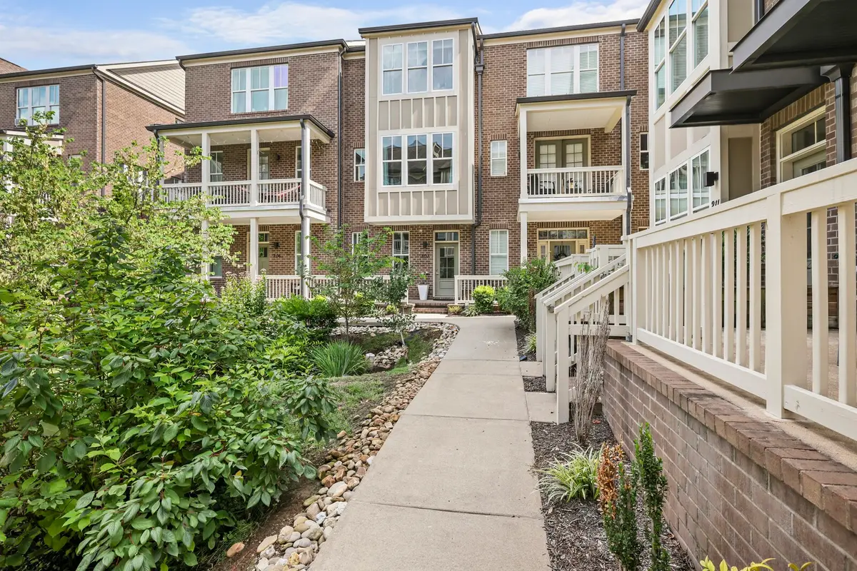 207 Porter Village Cir, Nashville, TN 37206 - #1